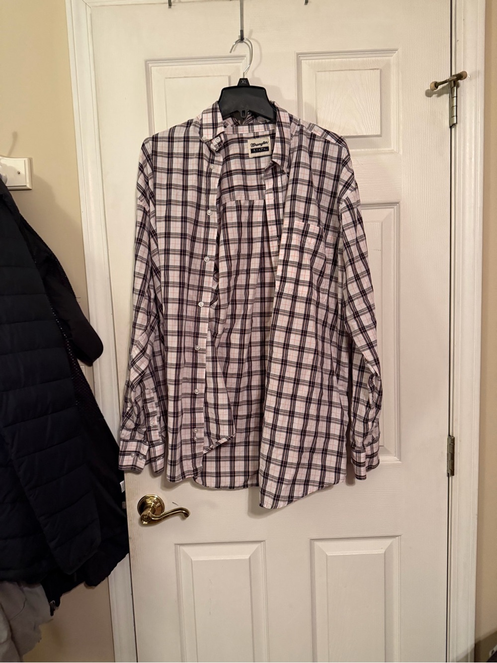 Men’s size xl wrangler buttonip